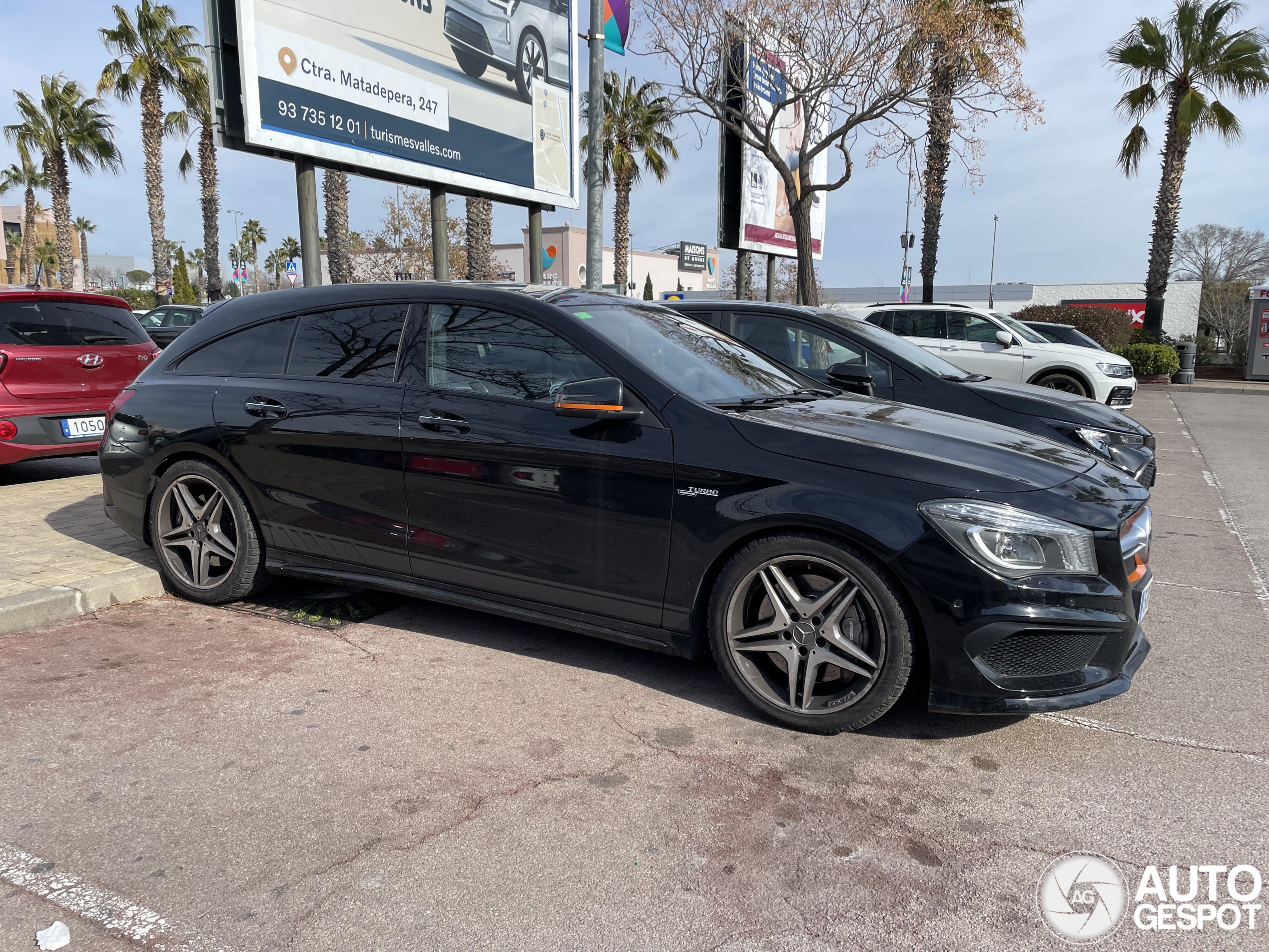 Mercedes-AMG CLA 45 Shooting Brake OrangeArt Edition