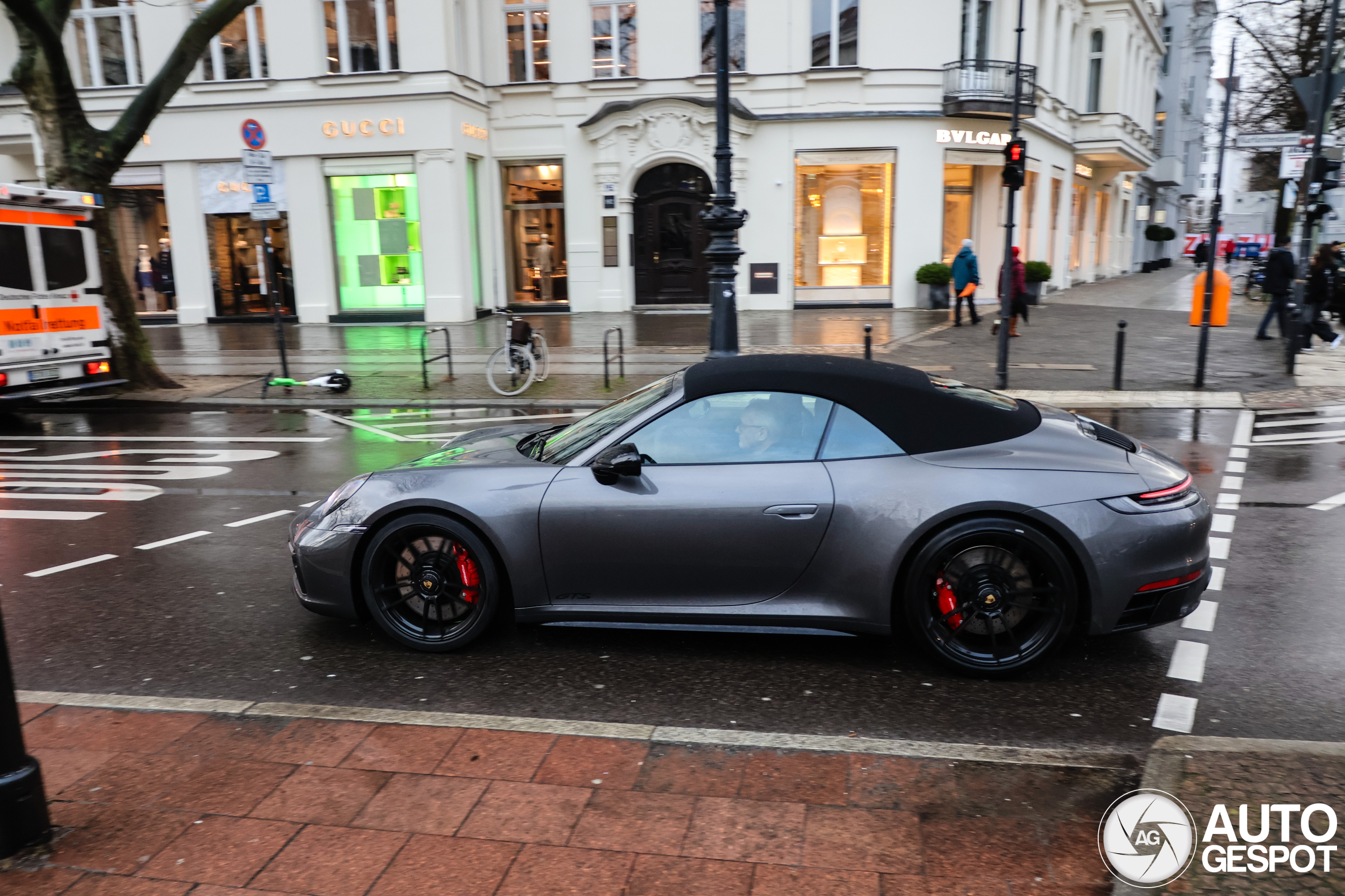 Porsche 992 Carrera 4 GTS Cabriolet