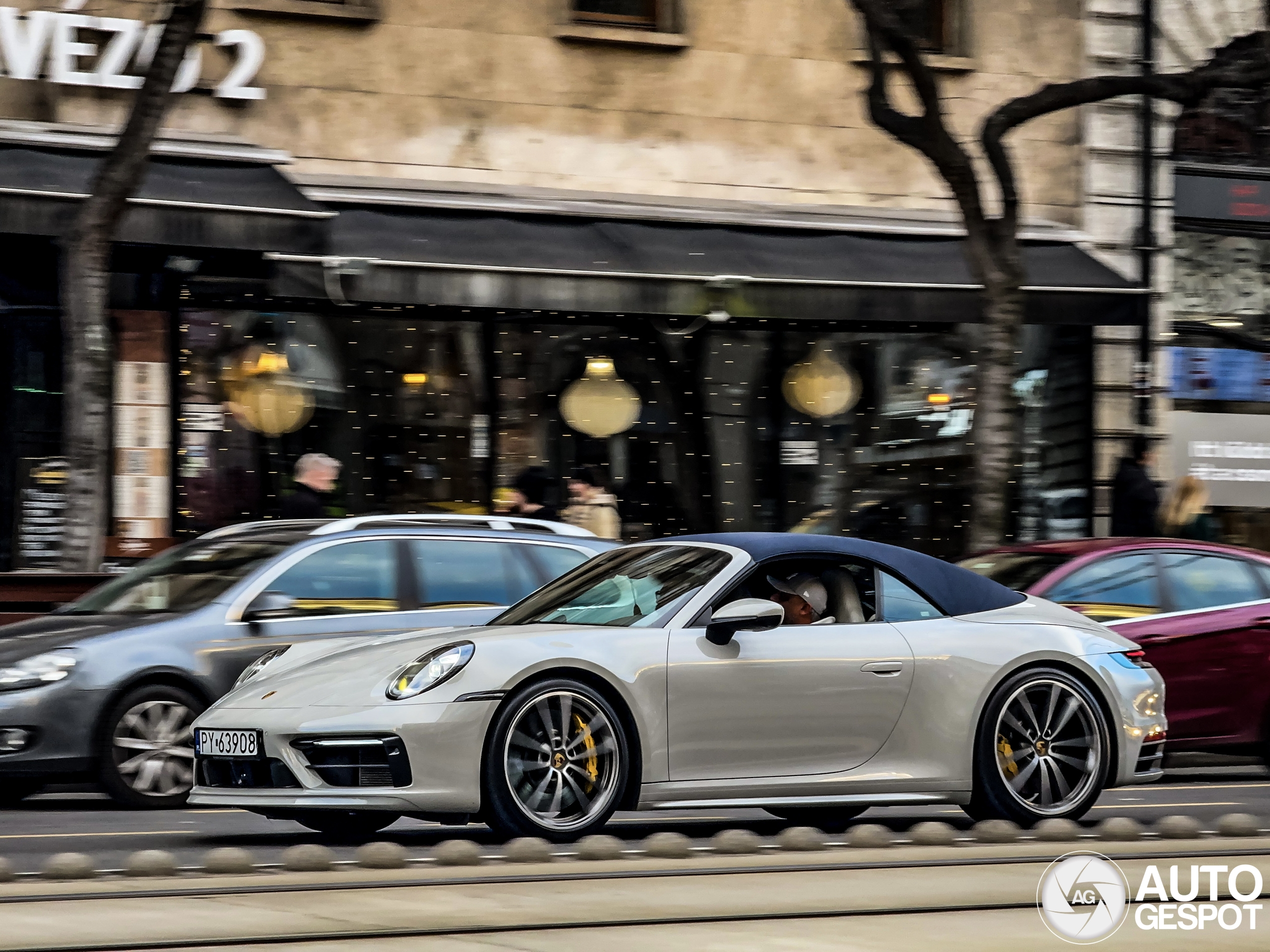 Porsche 992 Carrera 4S Cabriolet