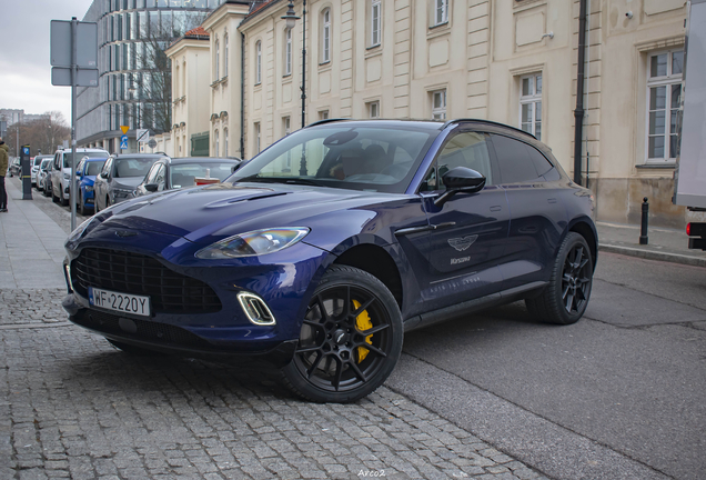 Aston Martin DBX