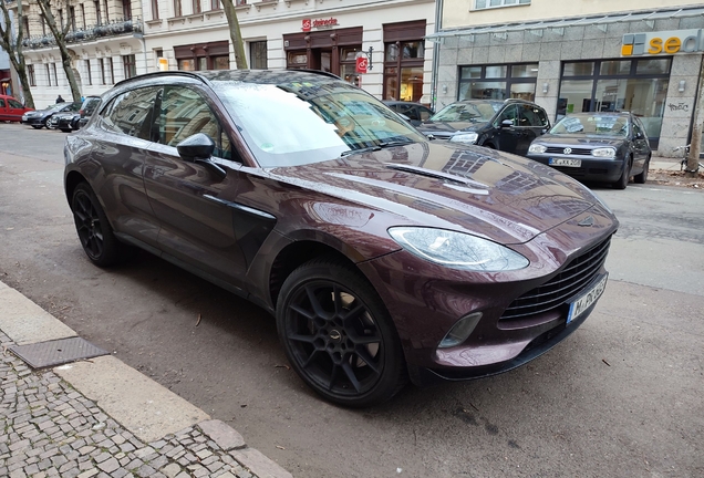 Aston Martin DBX