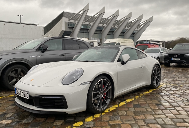 Porsche 992 Carrera 4S