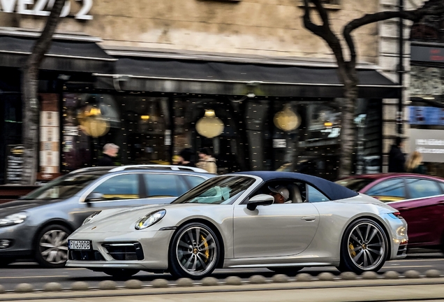 Porsche 992 Carrera 4S Cabriolet