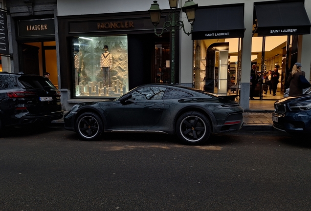 Porsche 992 Dakar