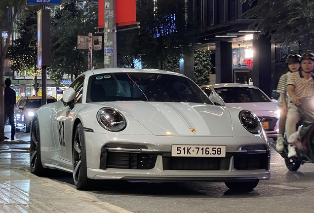 Porsche 992 Sport Classic