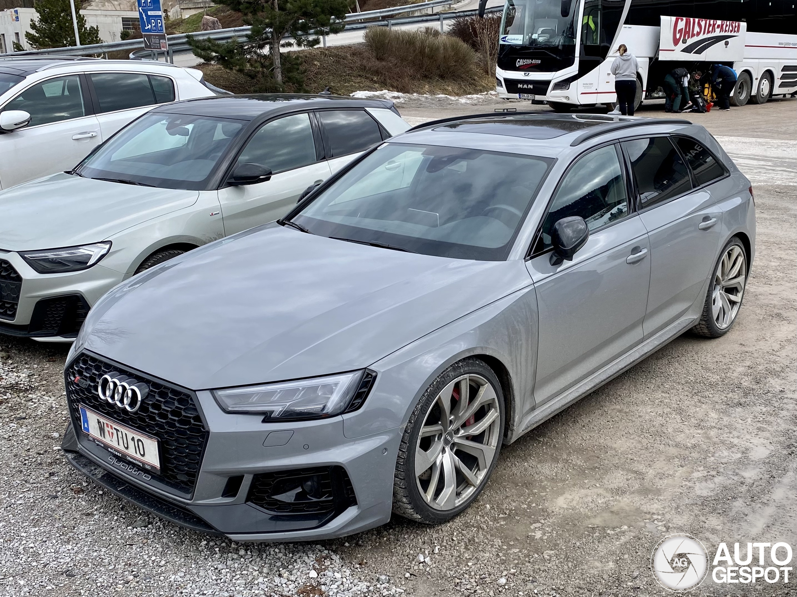 Audi RS4 Avant B9