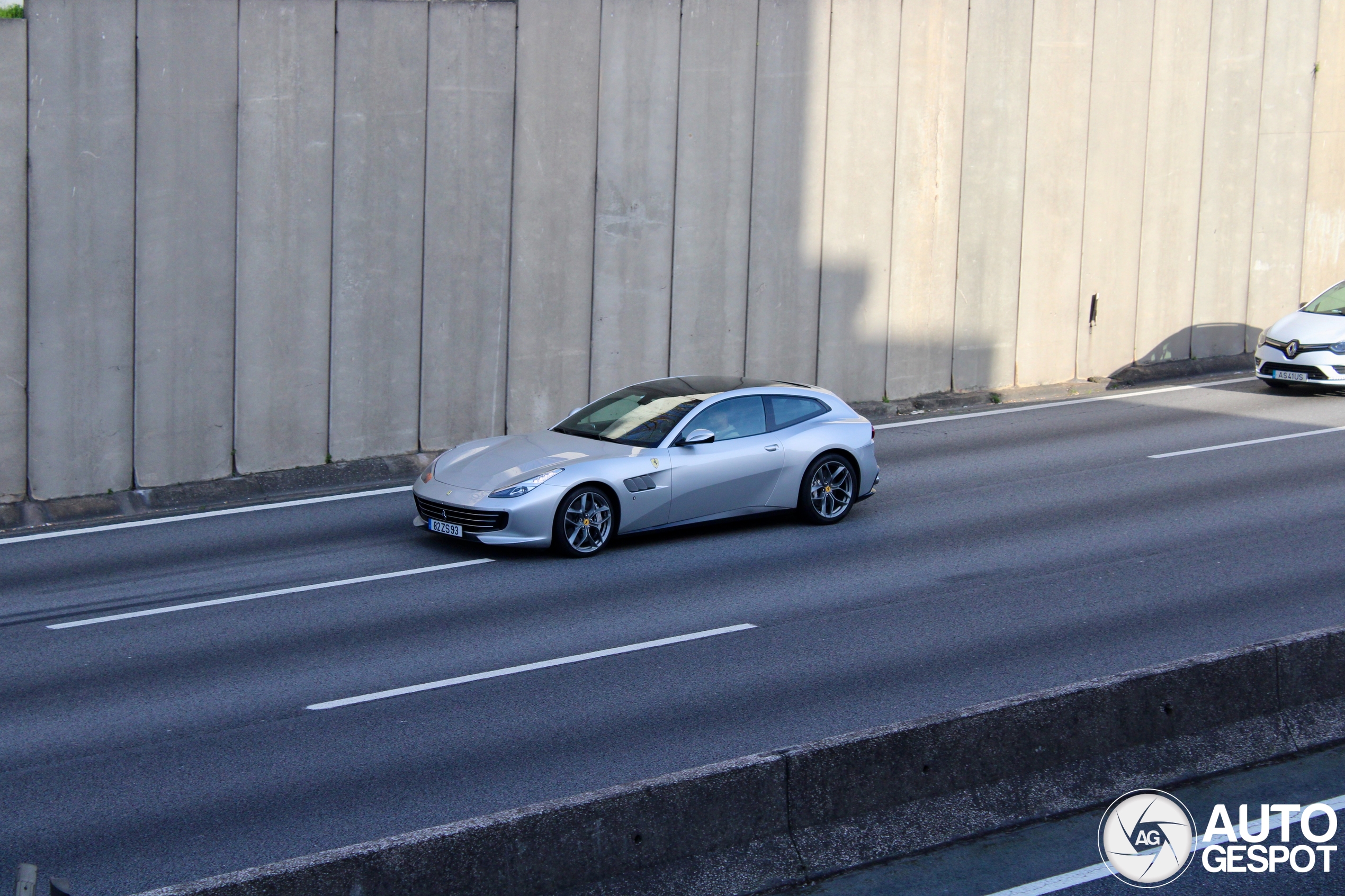 Ferrari GTC4Lusso T