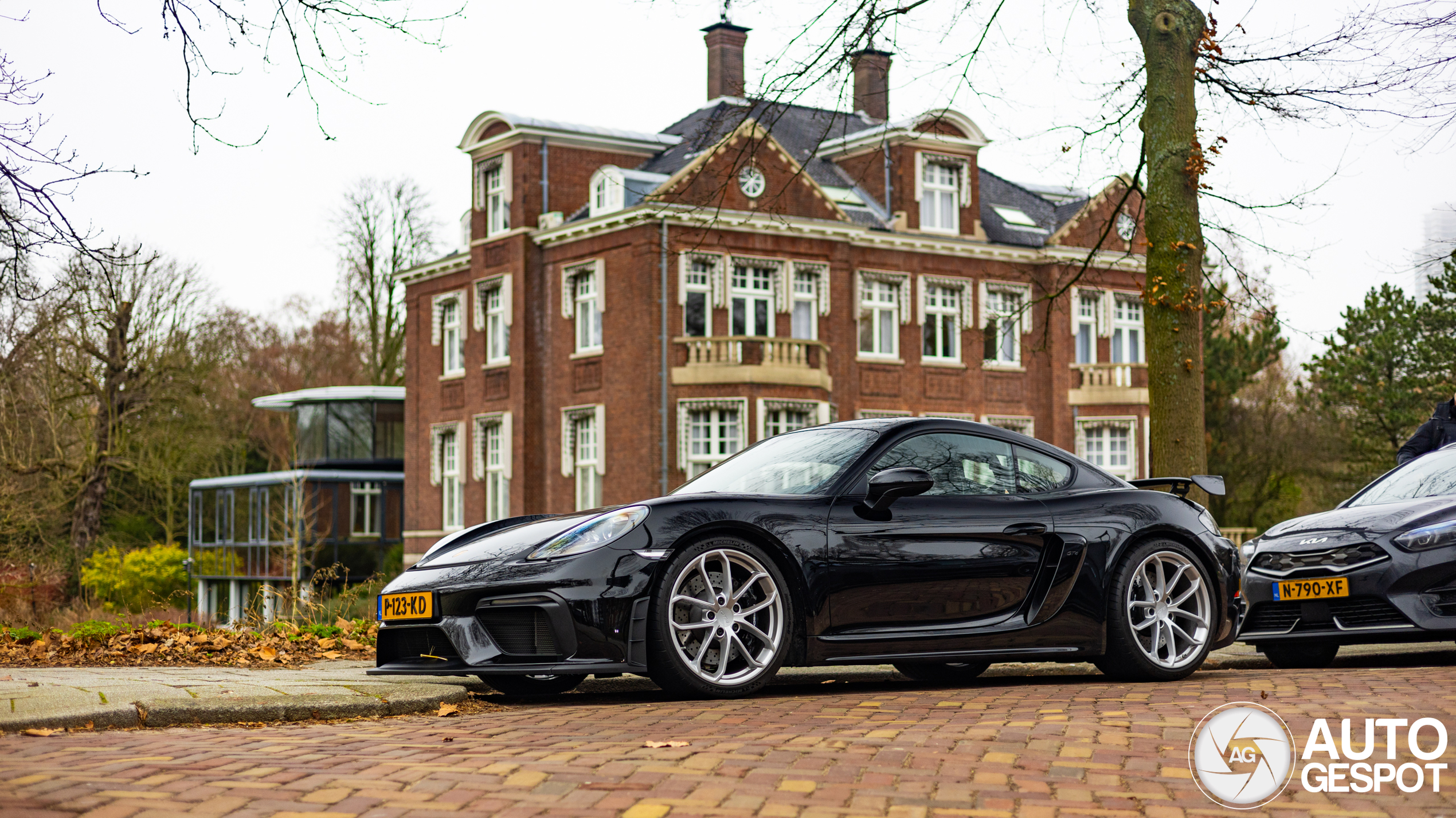 Porsche 718 Cayman GT4