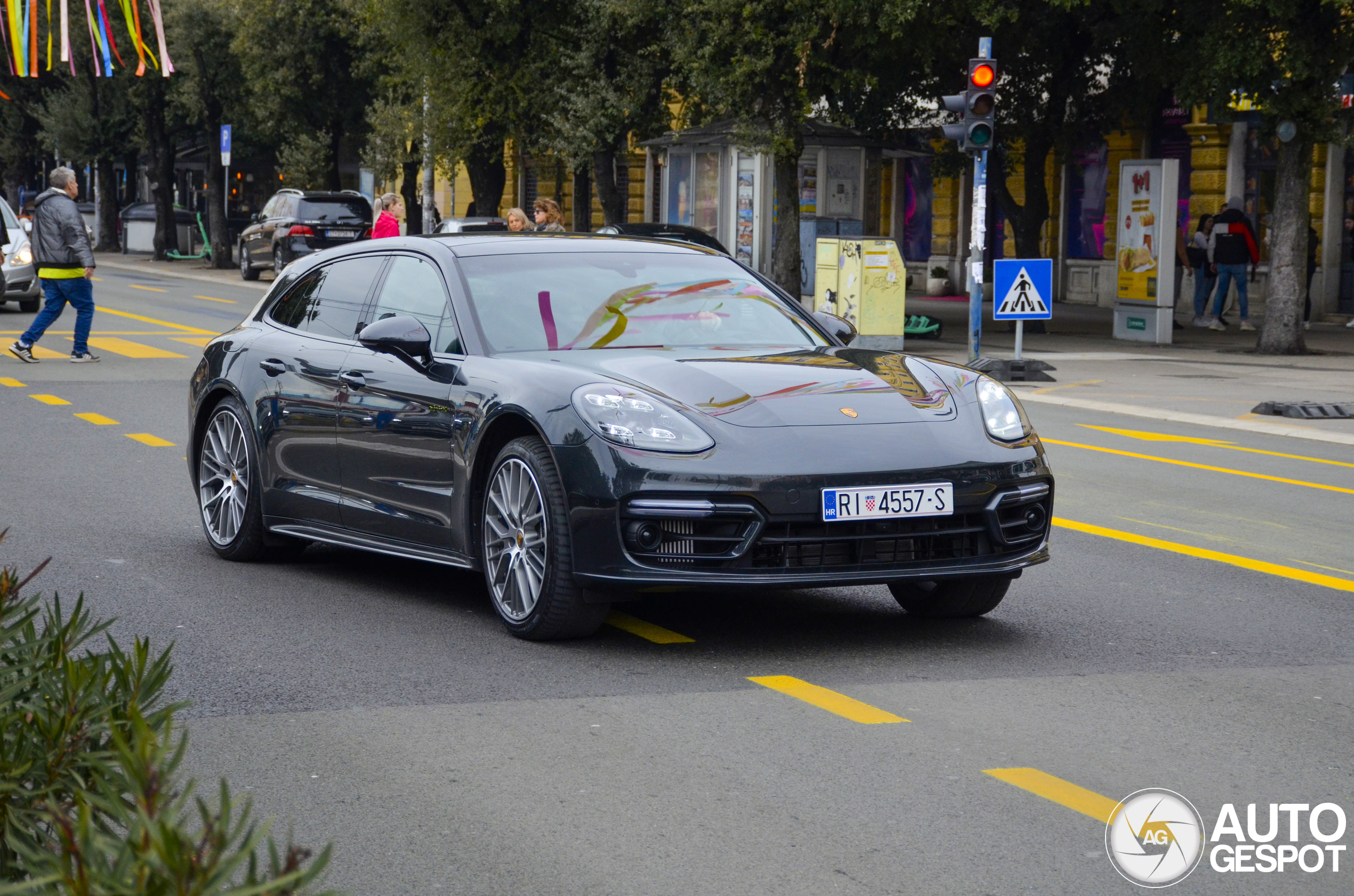 Porsche 971 Panamera Turbo S E-Hybrid Sport Turismo MkII