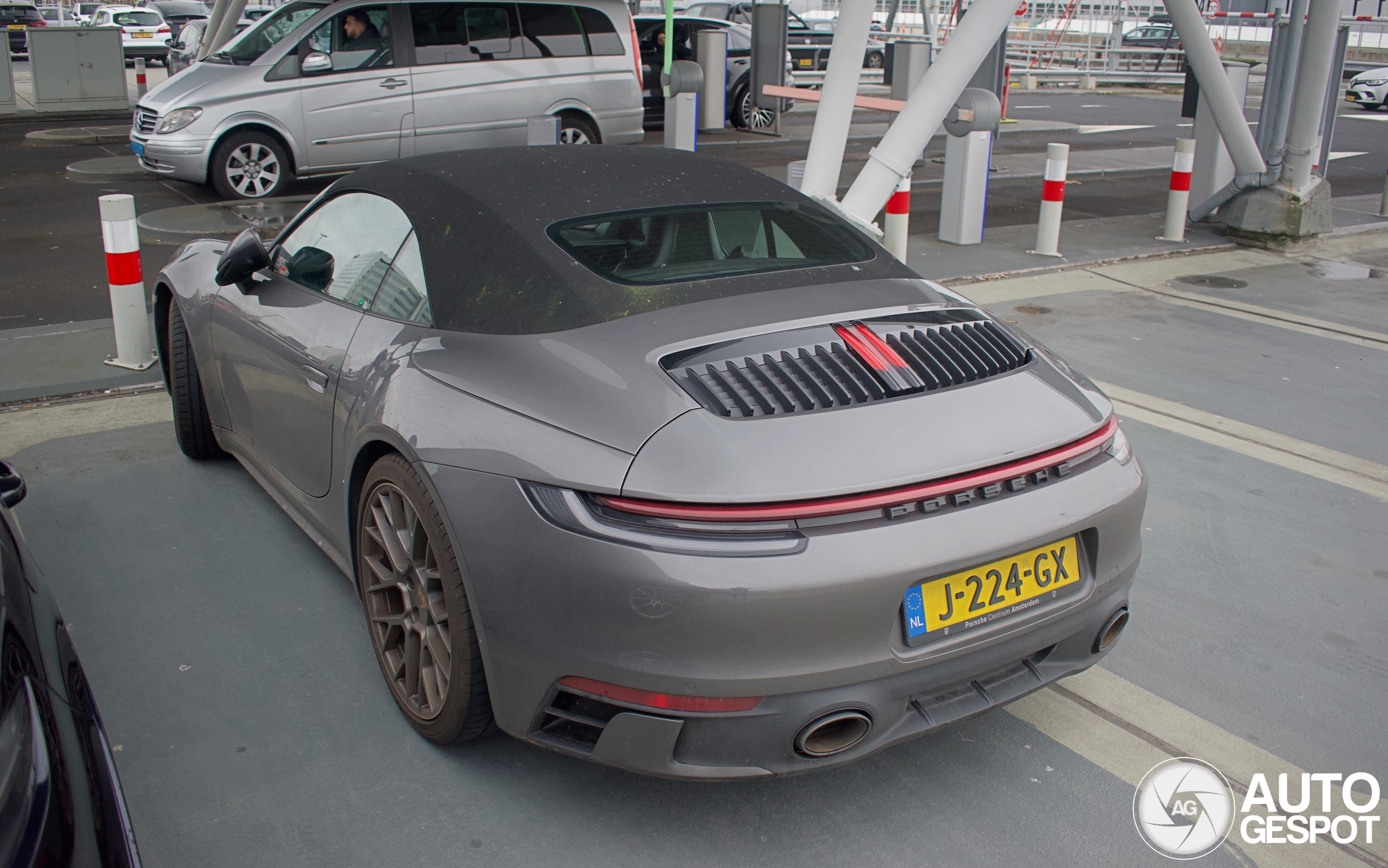 Porsche 992 Carrera 4S Cabriolet