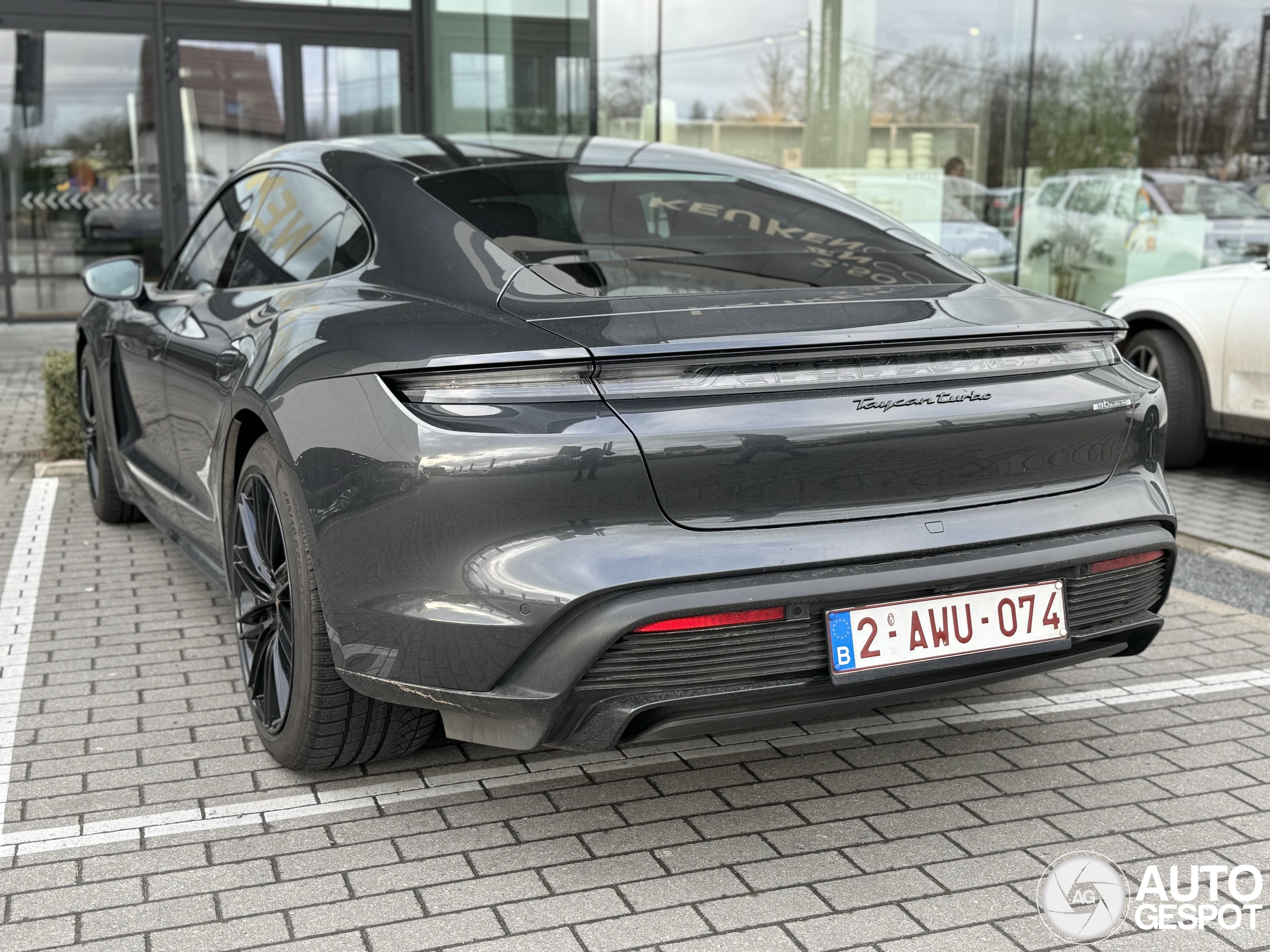 Porsche Taycan Turbo