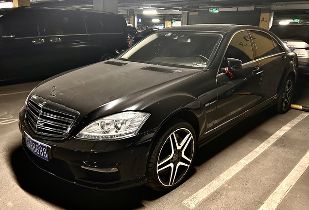 Mercedes-Benz S 65 AMG V221 2010