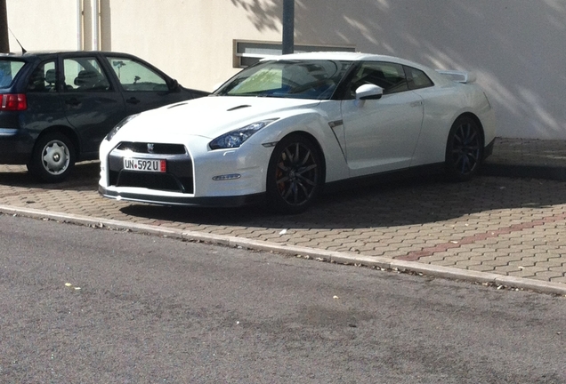 Nissan GT-R 2011