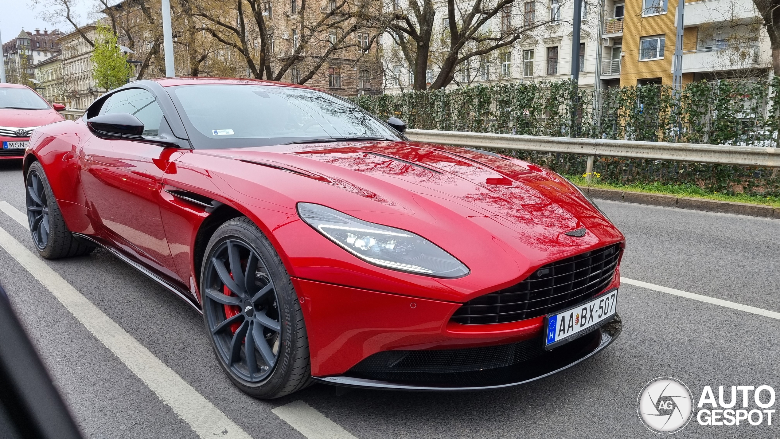 Aston Martin DB11