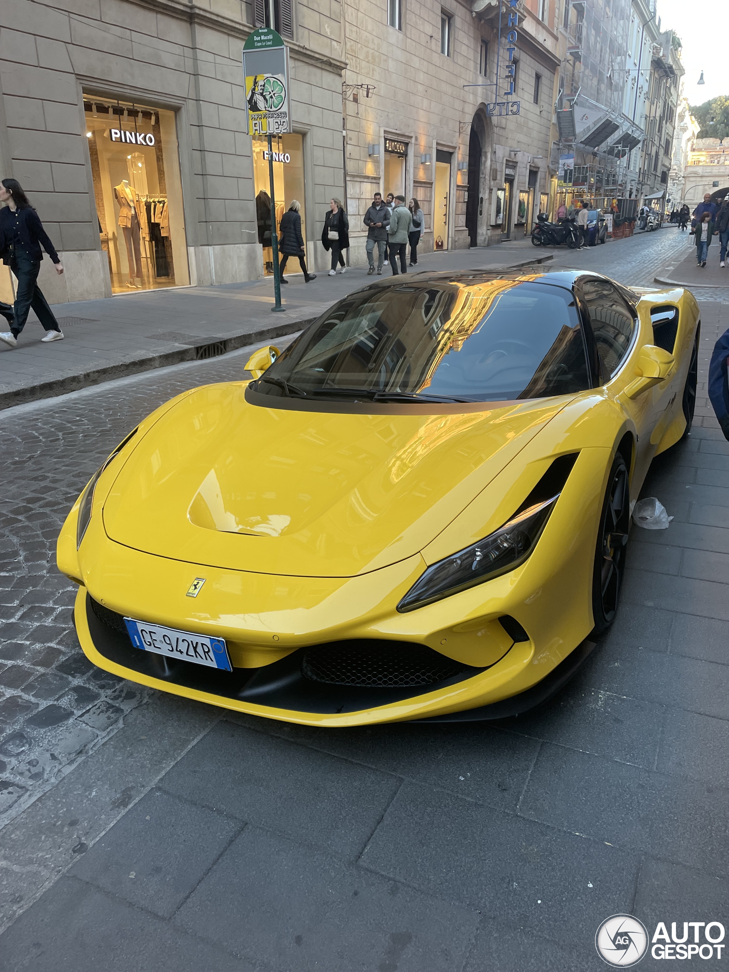 Ferrari F8 Spider