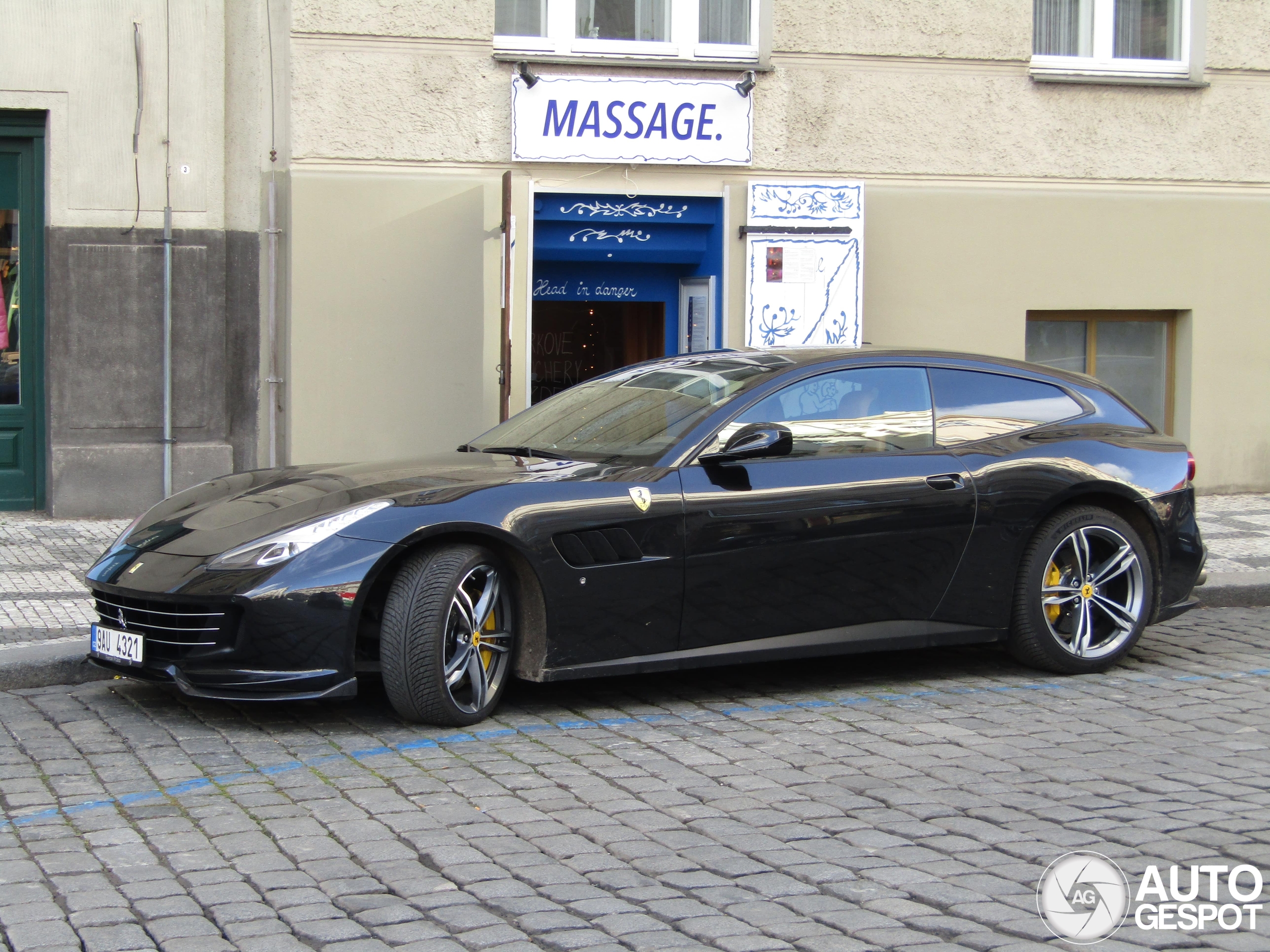 Ferrari GTC4Lusso