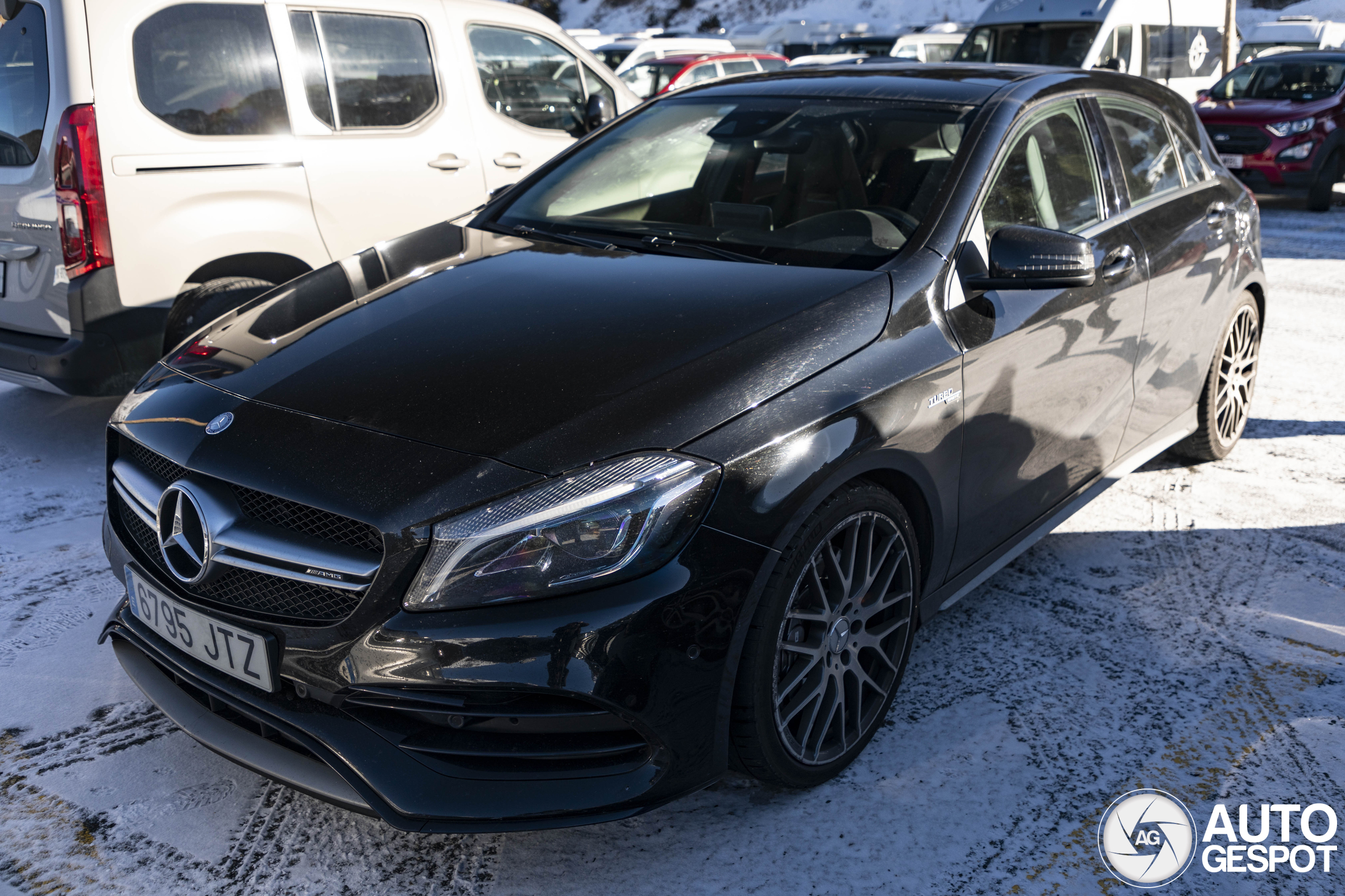 Mercedes-AMG A 45 W176 2015