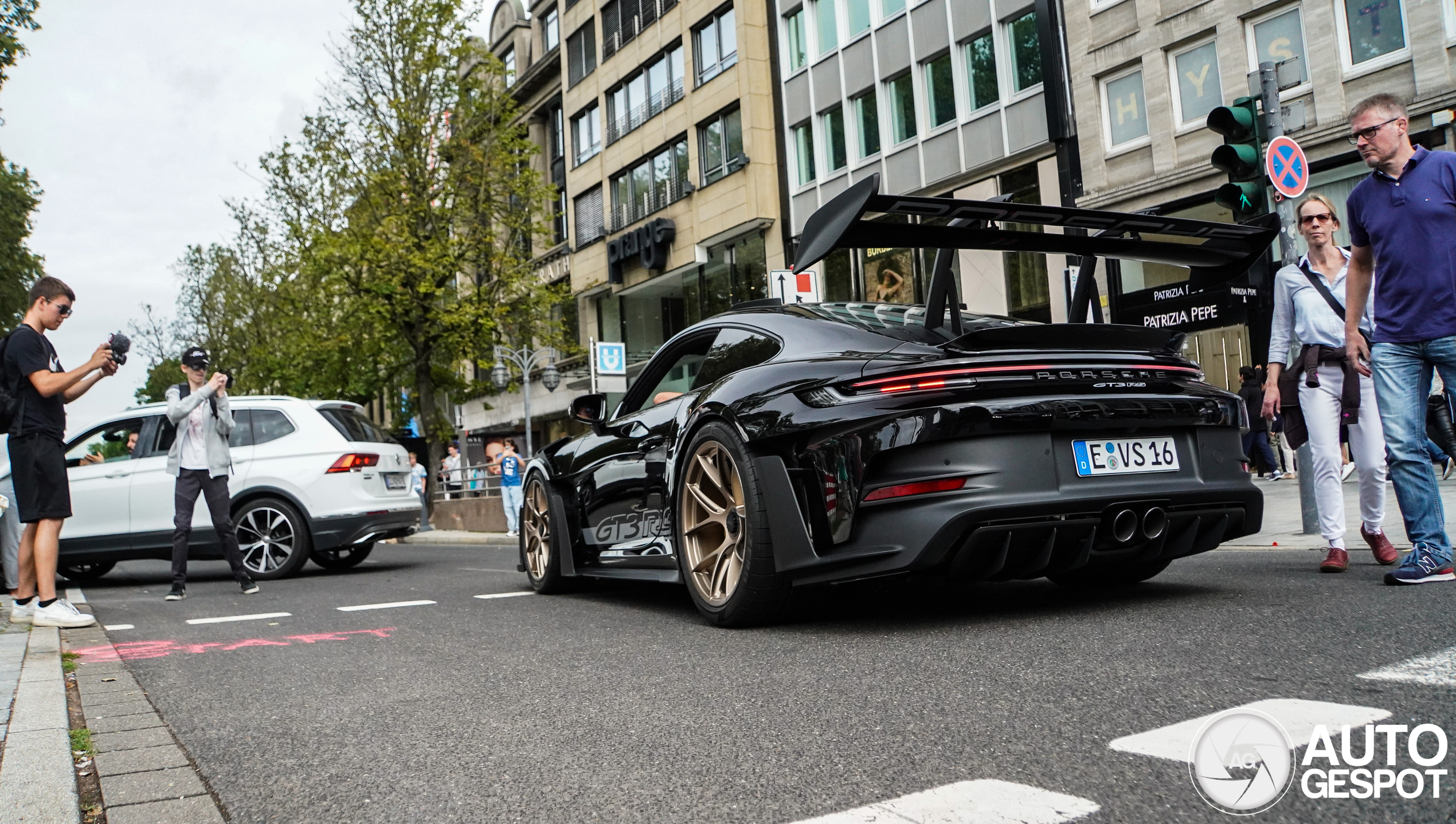 Porsche 992 GT3 RS Weissach Package