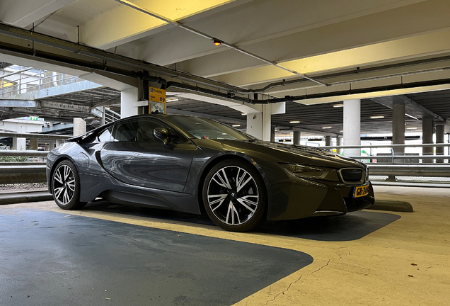 BMW i8