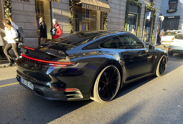 Porsche 992 Carrera 4S