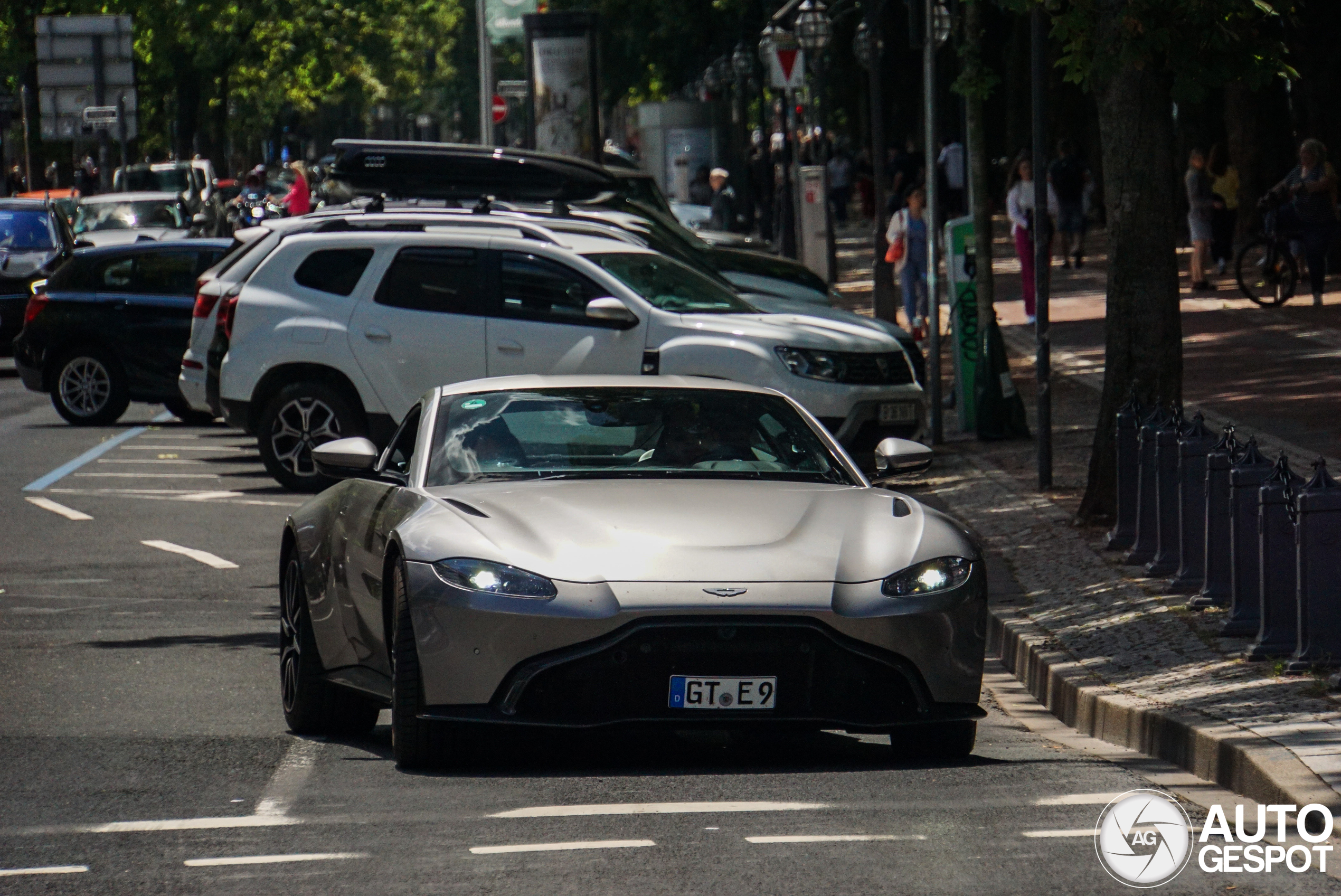 Aston Martin V8 Vantage 2018