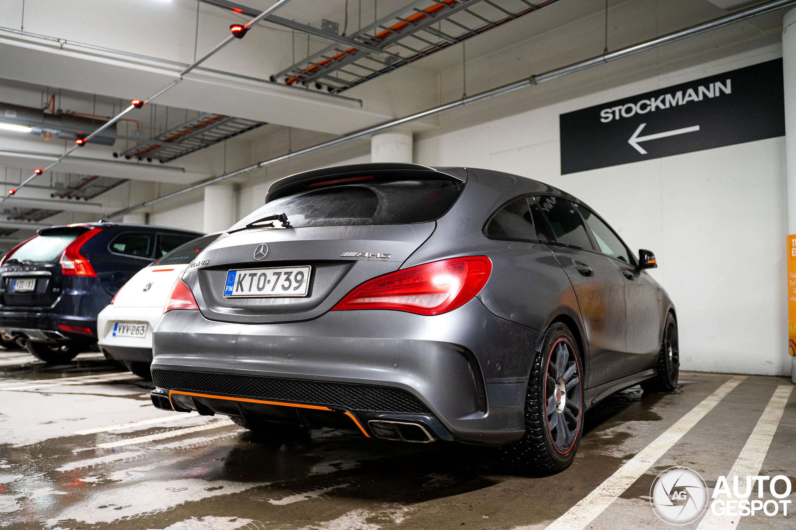 Mercedes-AMG CLA 45 Shooting Brake OrangeArt Edition