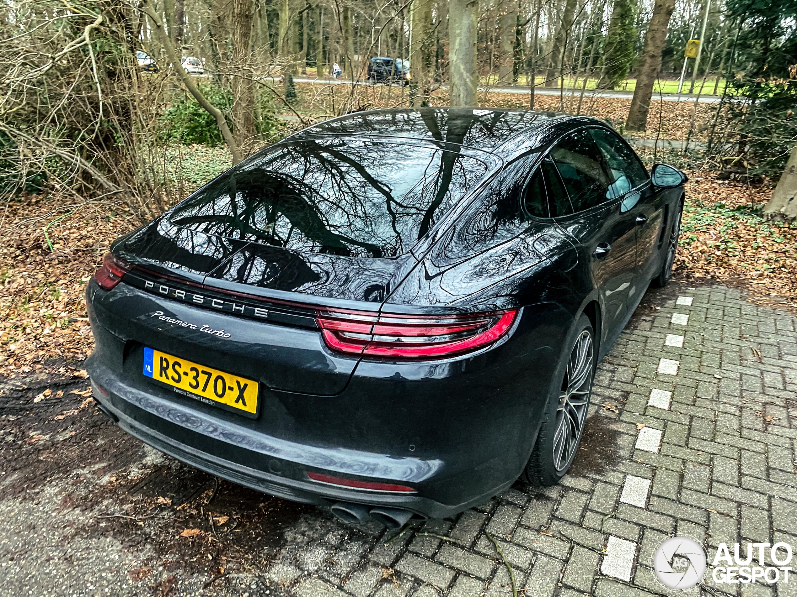 Porsche 971 Panamera Turbo