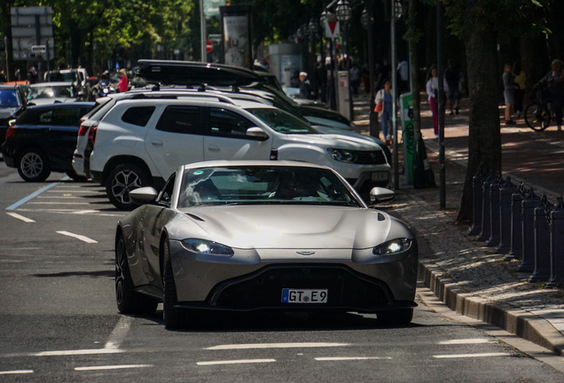 Aston Martin V8 Vantage 2018