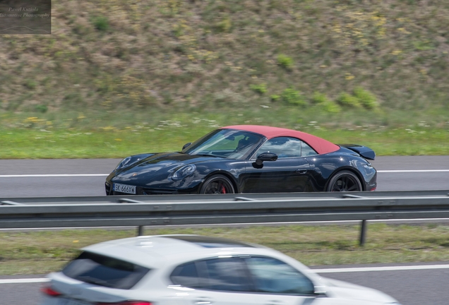 Porsche 992 Carrera 4 GTS Cabriolet