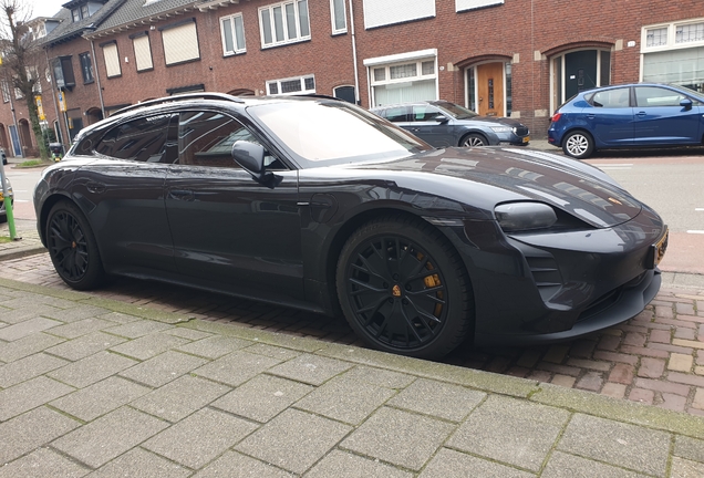 Porsche Taycan GTS Sport Turismo