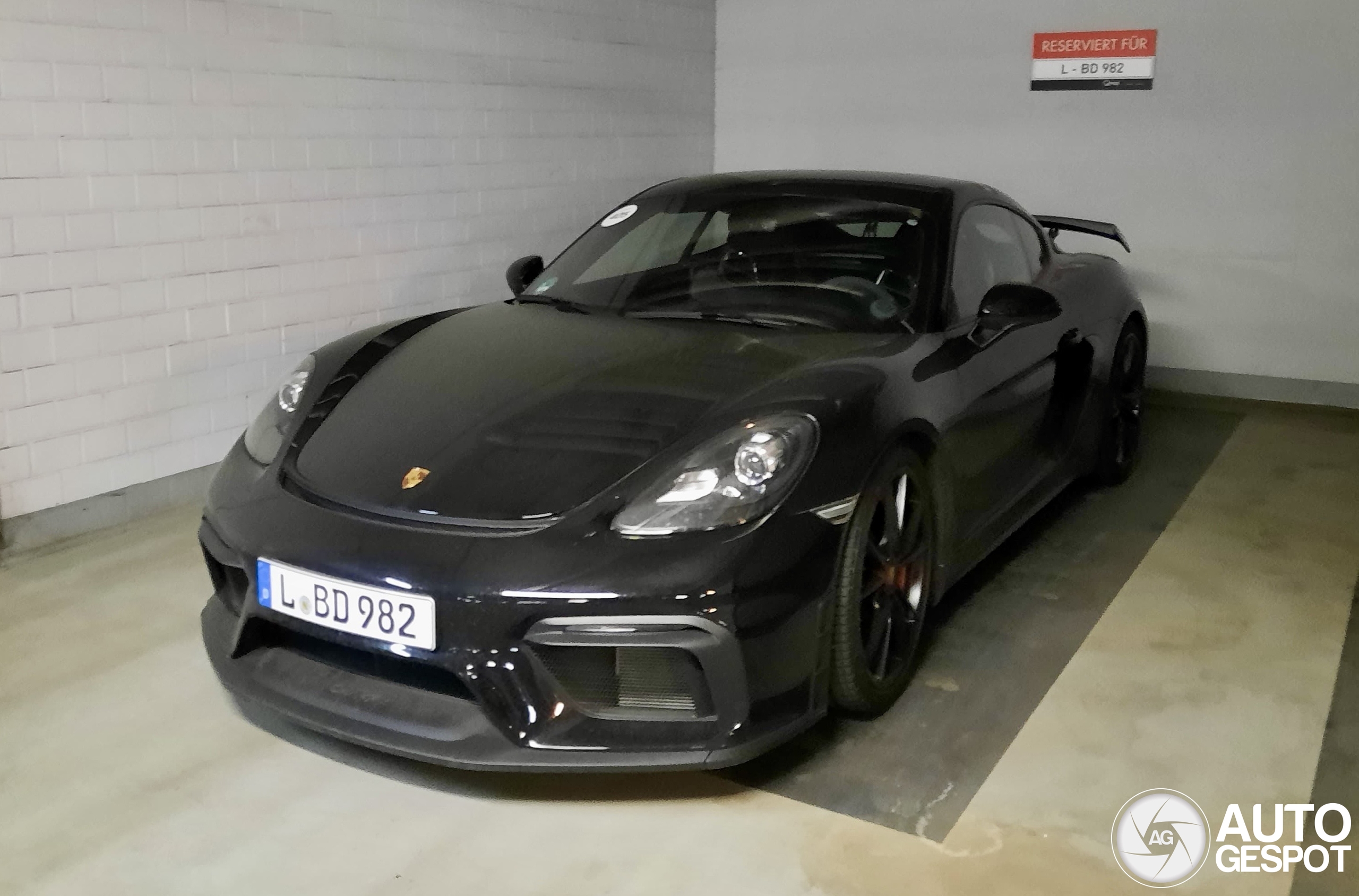 Porsche 718 Cayman GT4