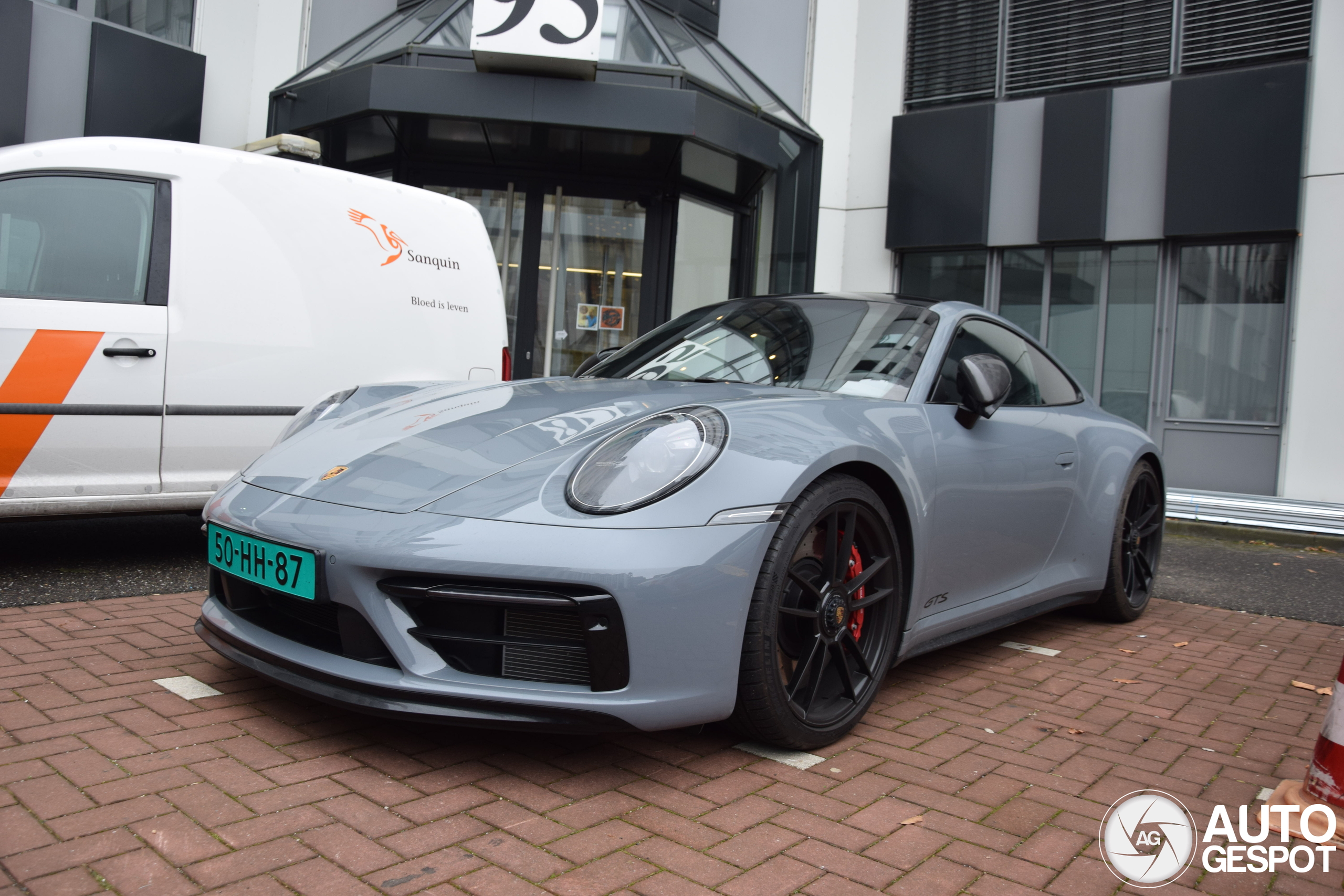 Porsche 992 Carrera 4 GTS