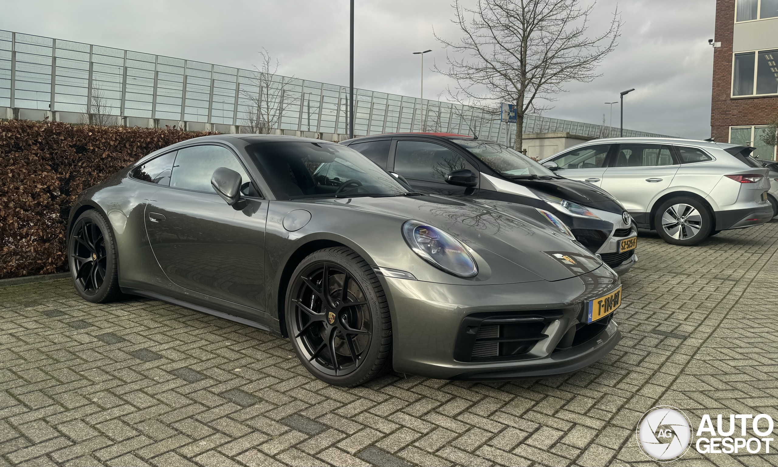 Porsche 992 Carrera 4 GTS