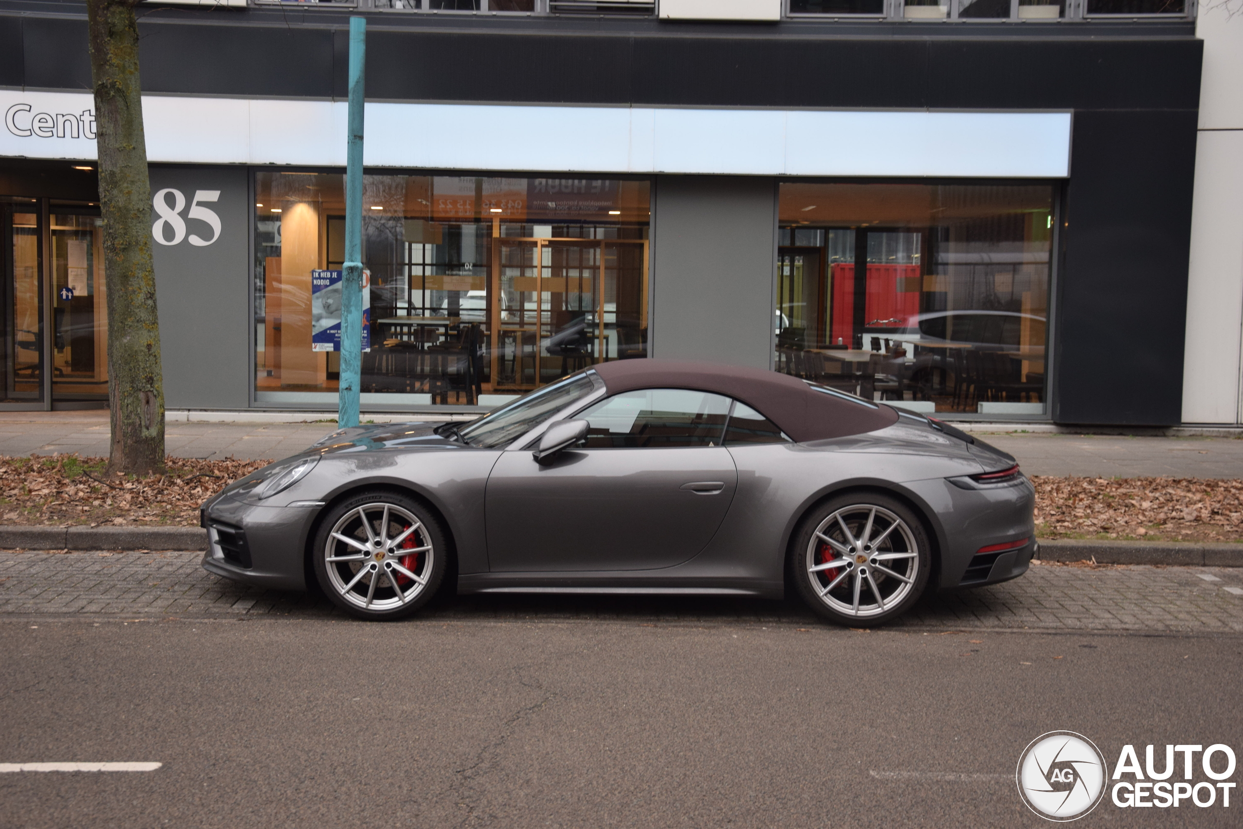 Porsche 992 Carrera 4S Cabriolet