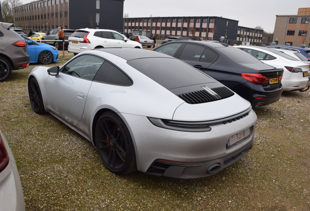 Porsche 992 Carrera 4 GTS