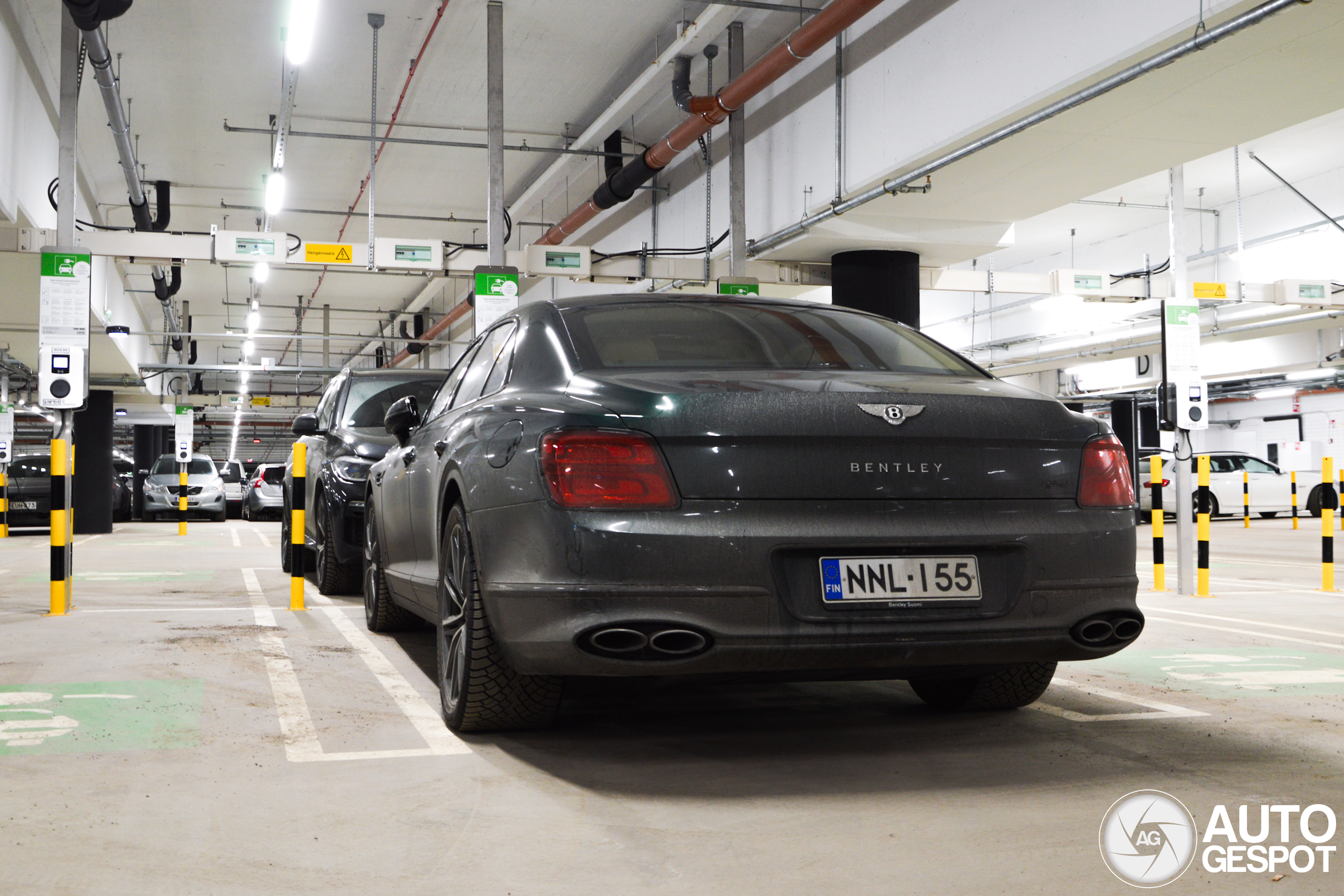 Bentley Flying Spur Hybrid