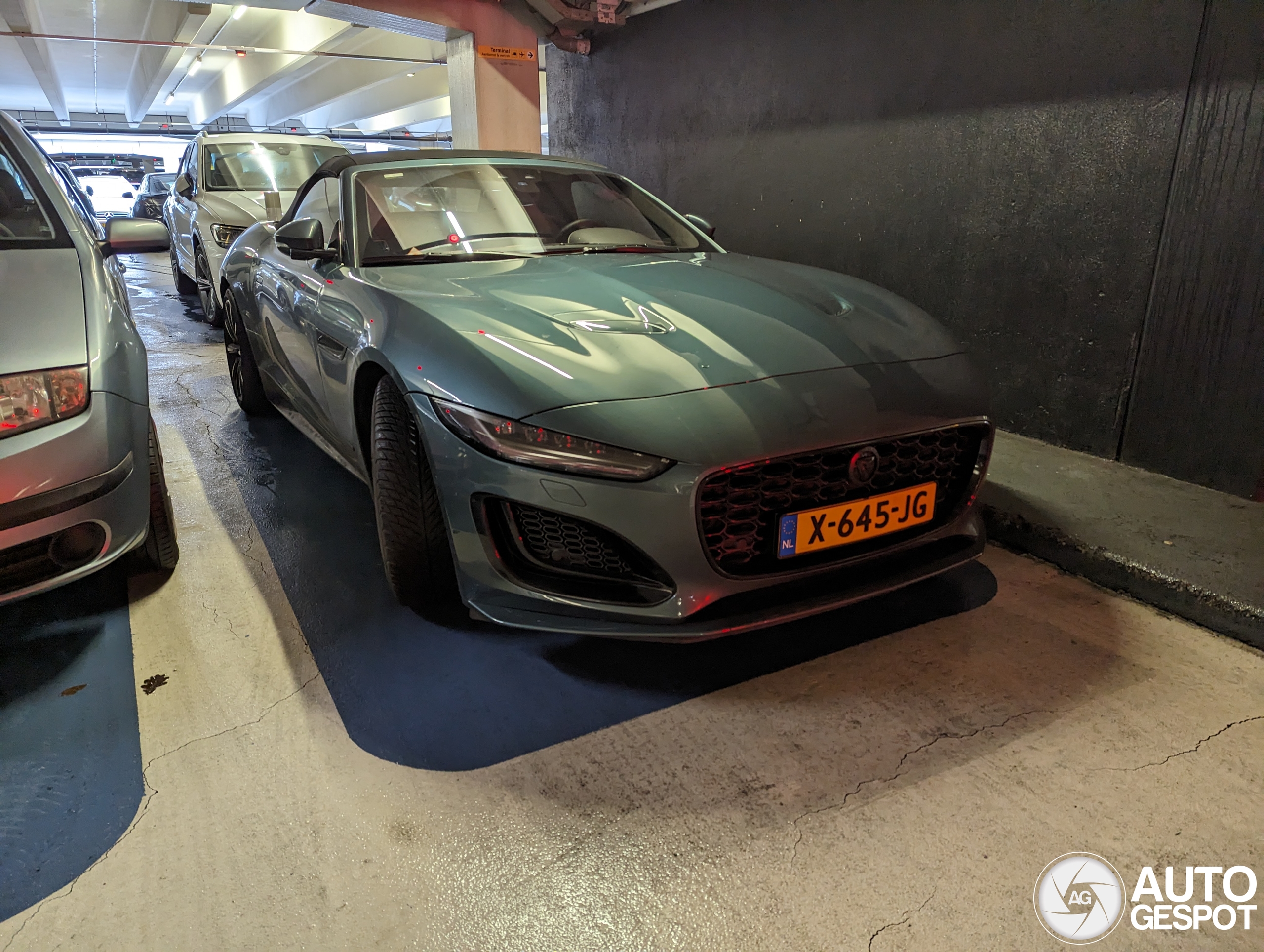 Jaguar F-TYPE P450 75 Convertible