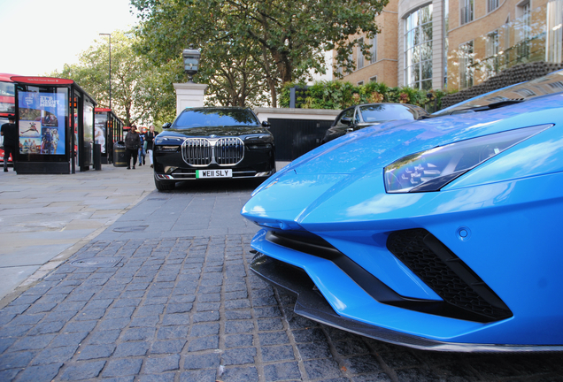 Lamborghini Aventador S LP740-4