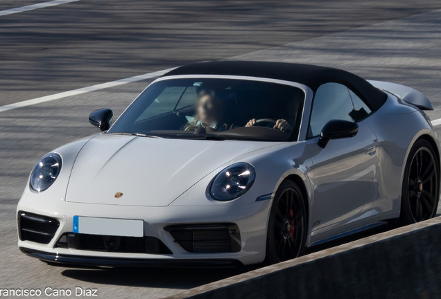 Porsche 992 Carrera 4 GTS Cabriolet