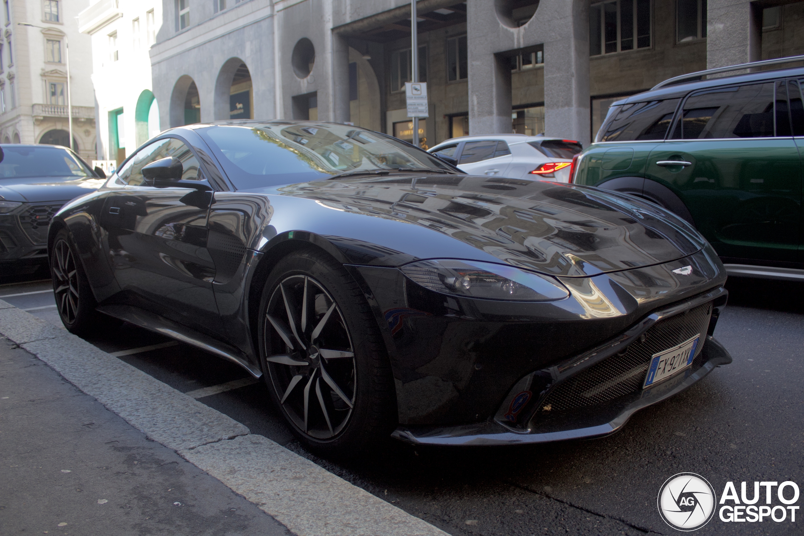 Aston Martin V8 Vantage 2018