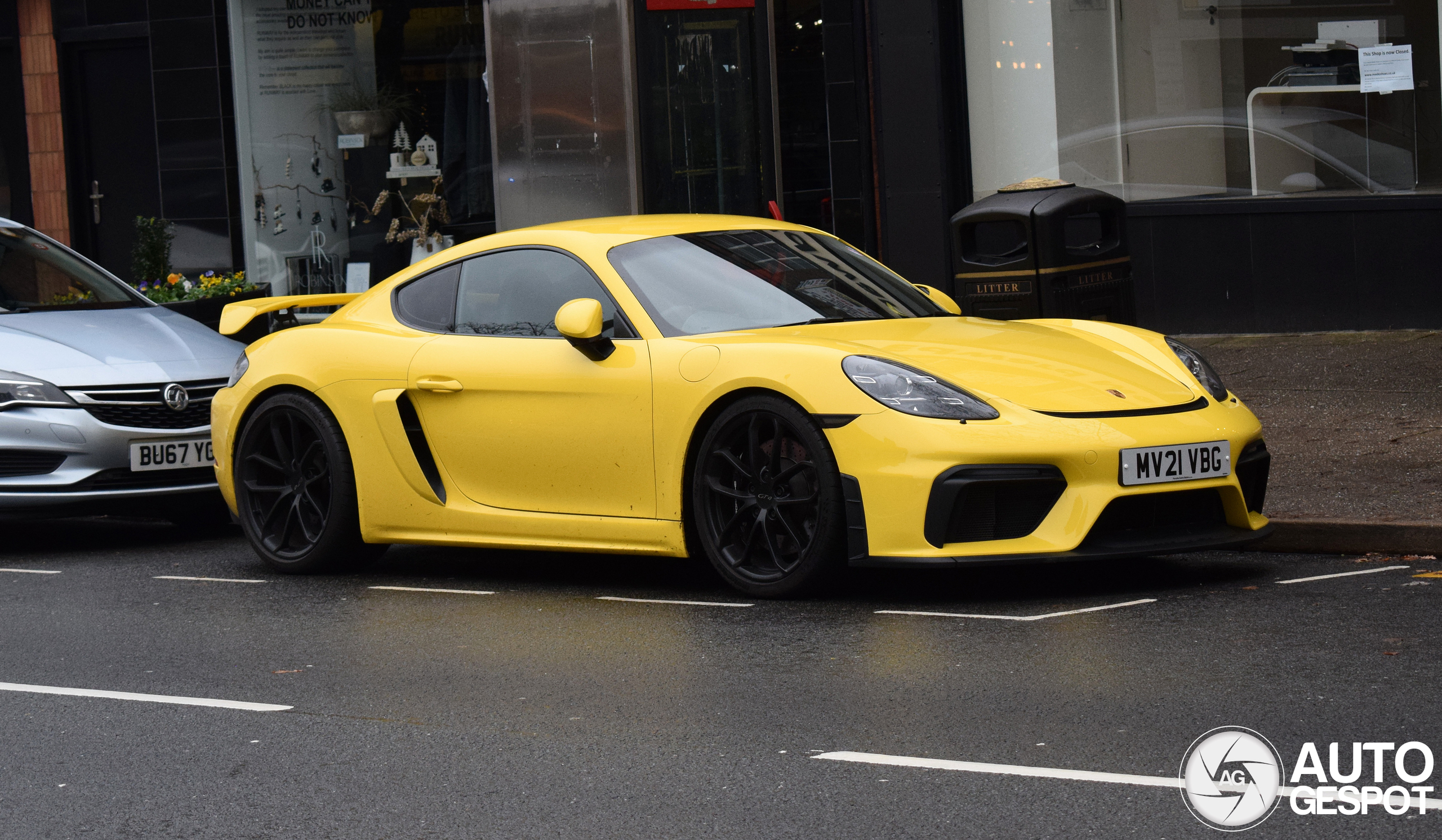 Porsche 718 Cayman GT4