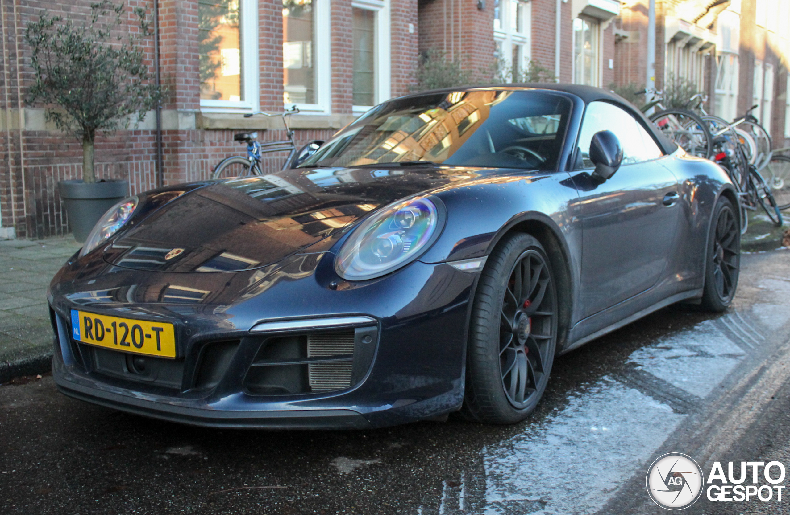 Porsche 991 Carrera 4 GTS Cabriolet MkII