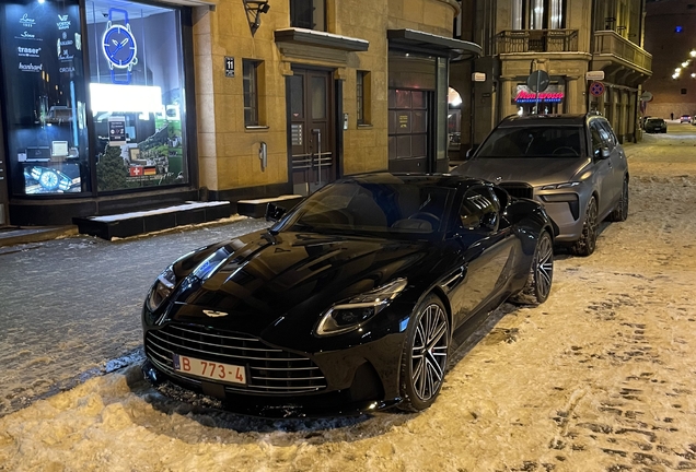 Aston Martin DB12