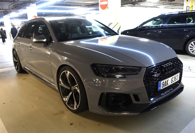 Audi RS4 Avant B9