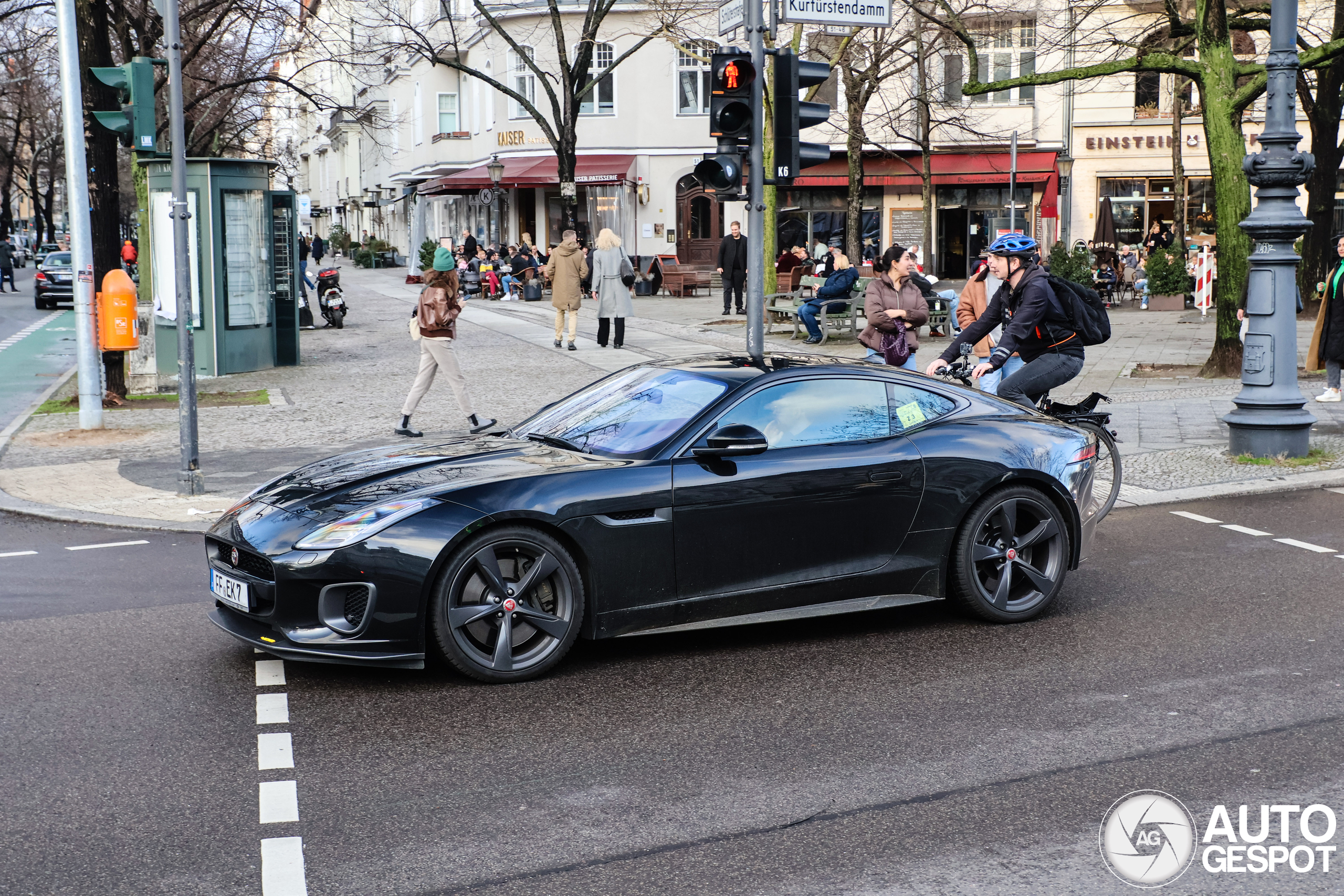 Jaguar F-TYPE 400 Sport Coupé