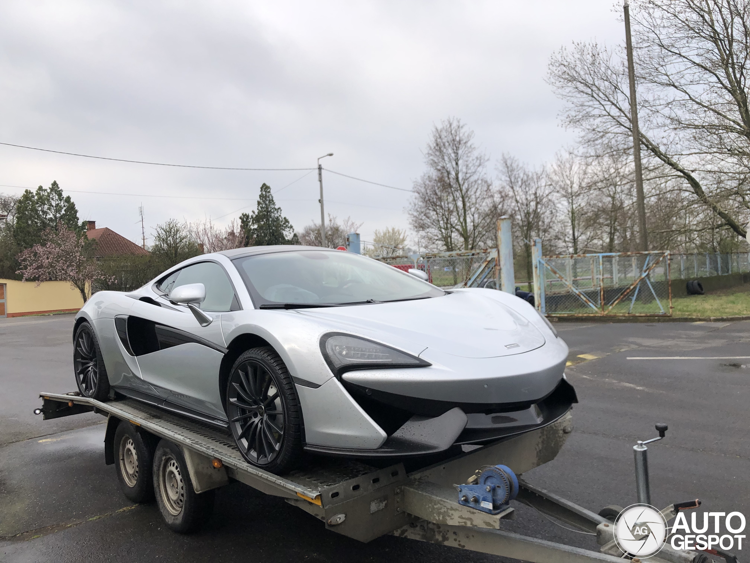 McLaren 570GT