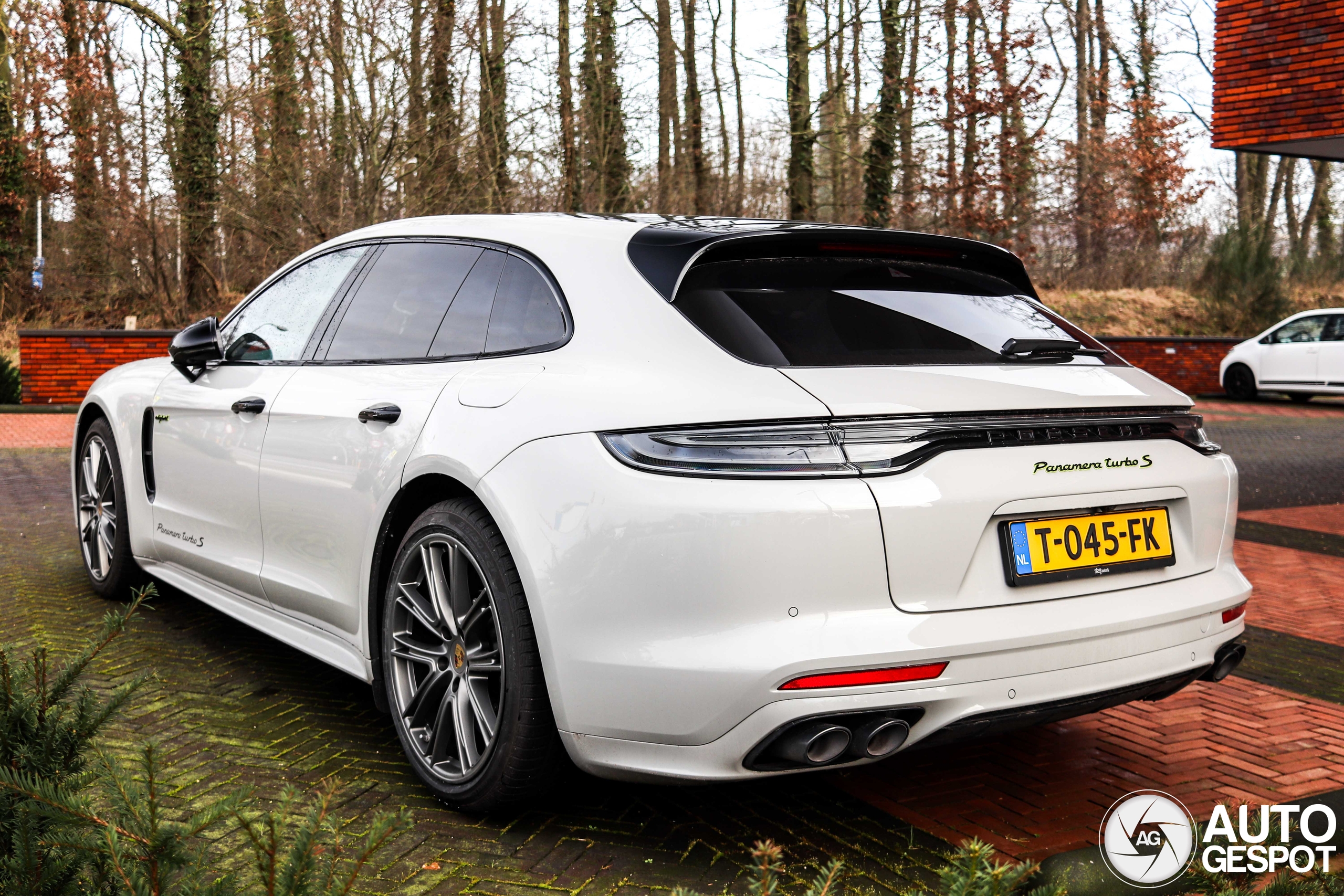 Porsche 971 Panamera Turbo S E-Hybrid Sport Turismo MkII