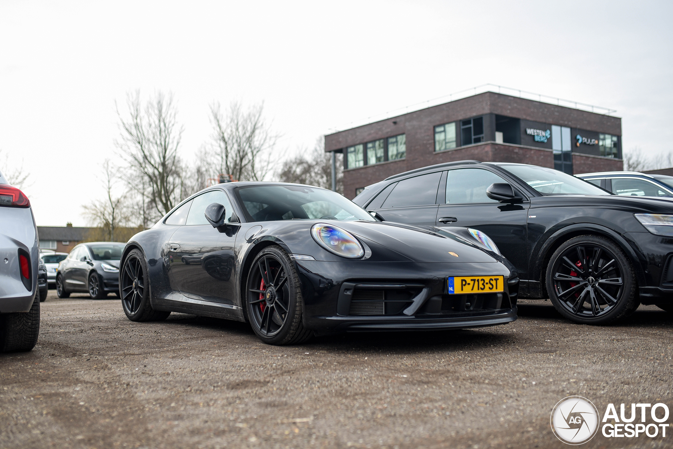 Porsche 992 Carrera 4 GTS