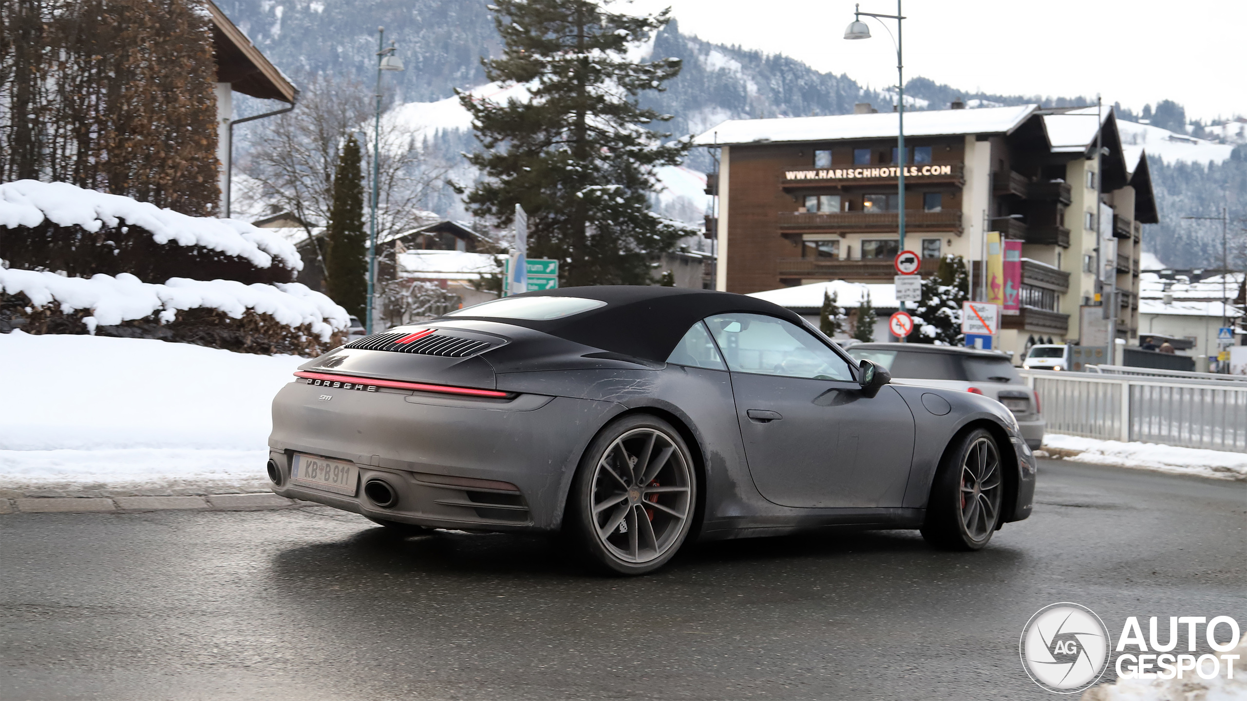 Porsche 992 Carrera 4S Cabriolet