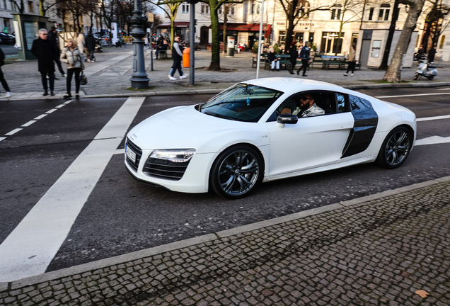 Audi R8 V10 Plus 2013